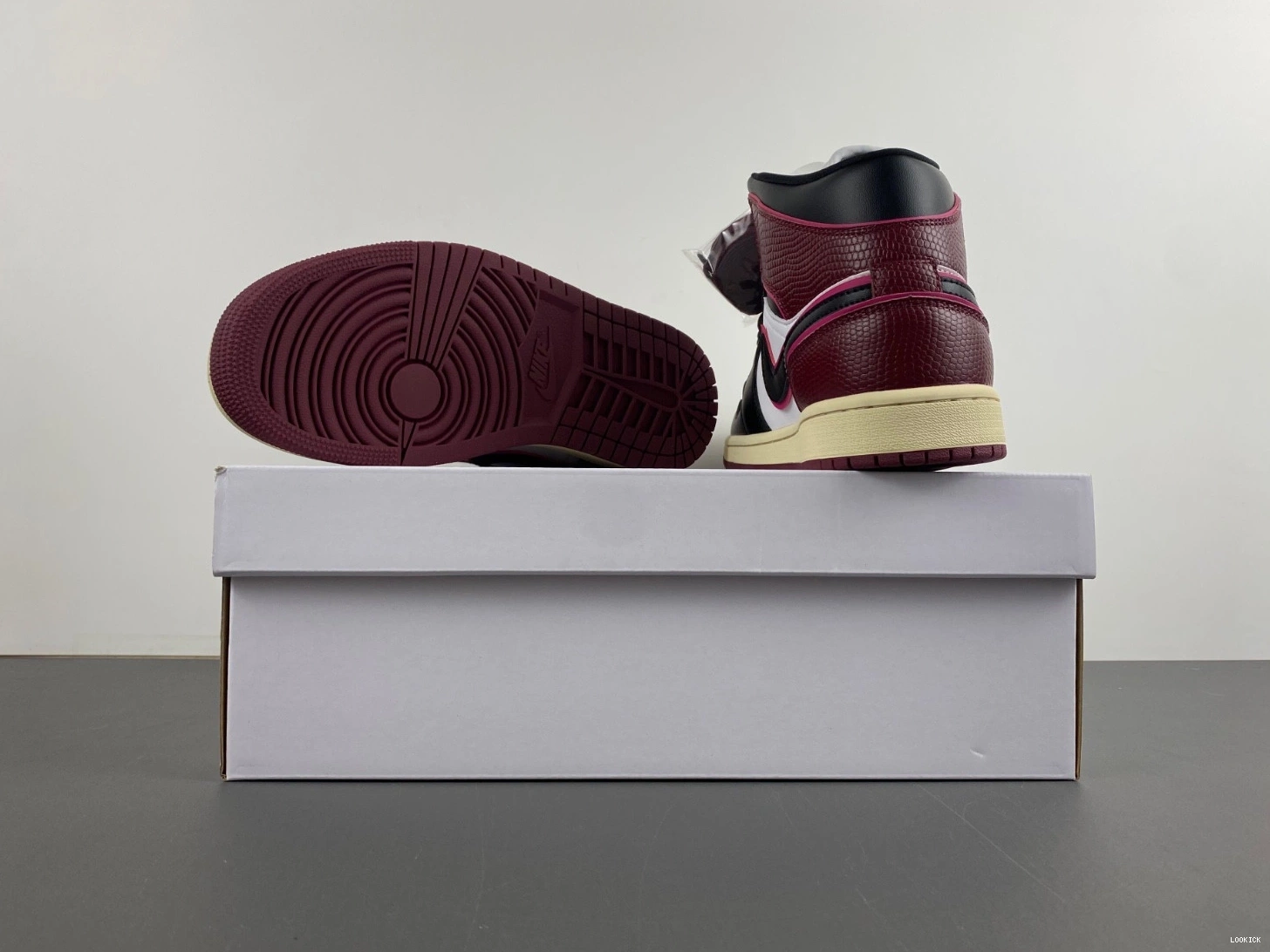 Cheap FQ7818-101 SE Mid - (Women's) Jordan Bordeaux 1 0519